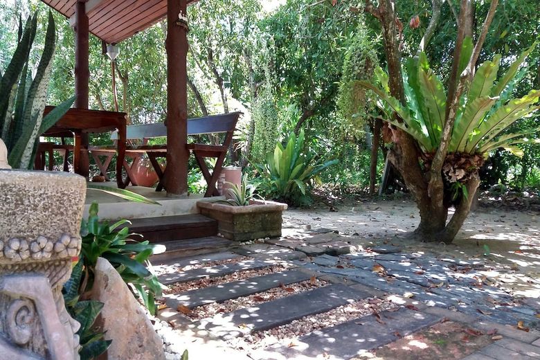 Hotel Rai Lung Tui Homestay