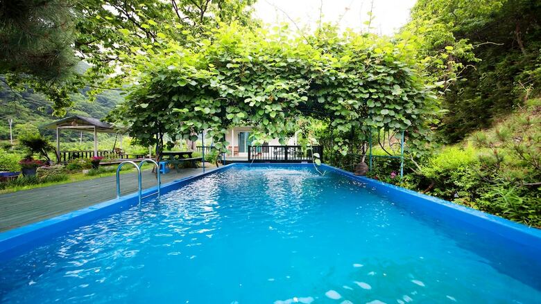 Baenae-gol Picture And Garden Pension