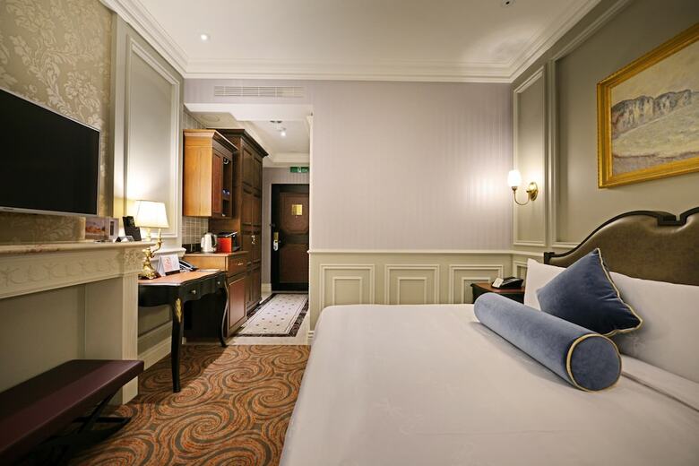 Golden Tulip Rs Boutique Hotel