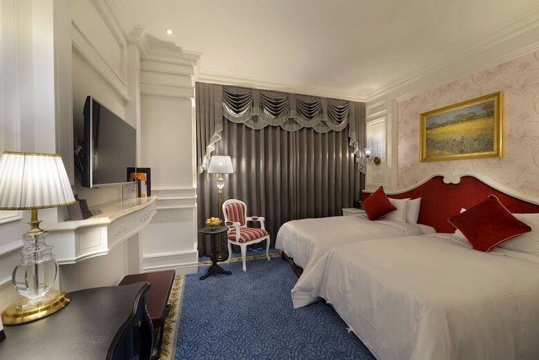 Golden Tulip Rs Boutique Hotel