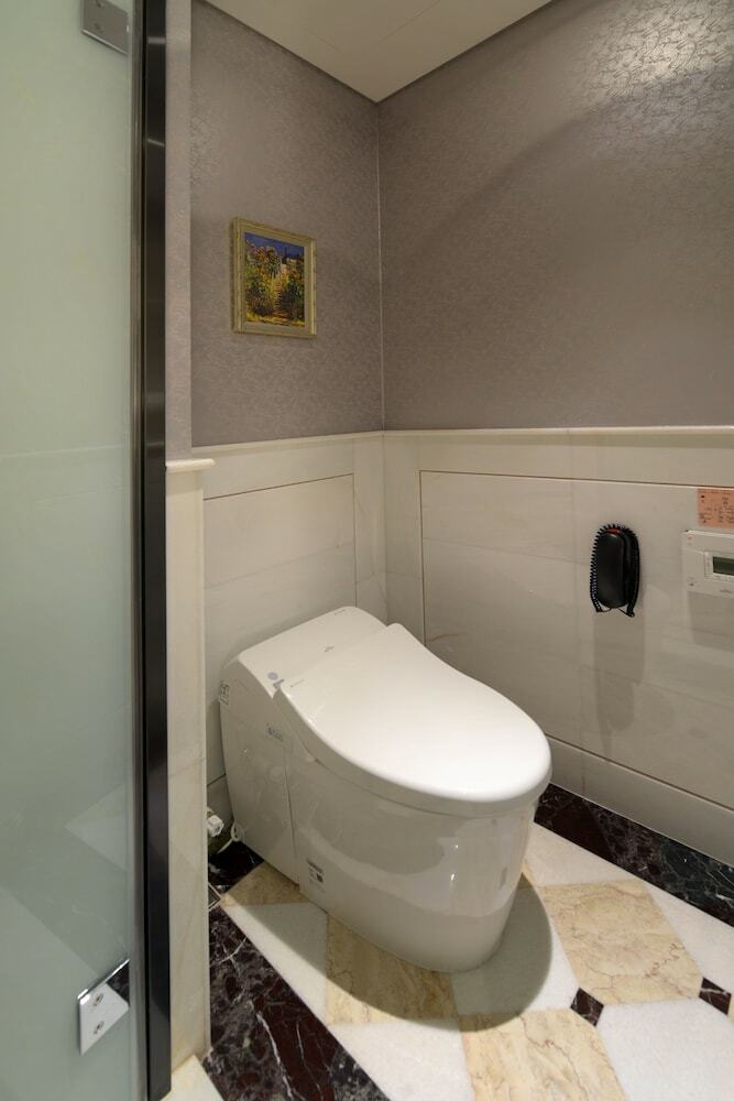 Golden Tulip Rs Boutique Hotel