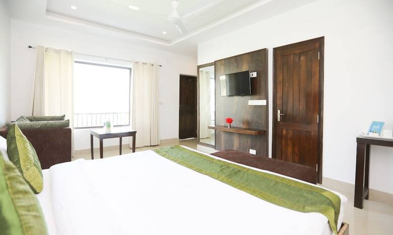 Hotel Treebo Tigers Pug Marks