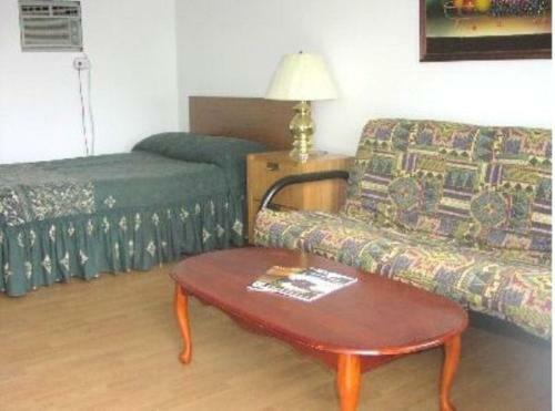 Kingsbridge Inn / Bon-air Motel