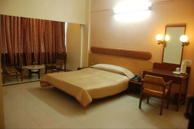 Hotel Raviraj
