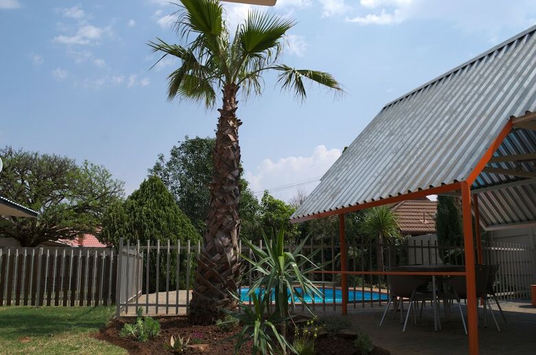 Hotel Pebble Fountain Guesthouse
