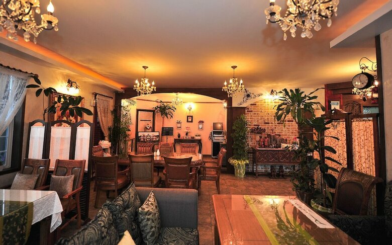 Kkotnim's Pension & Cafe
