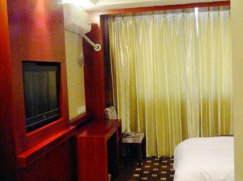 Huilong Tower Hotel