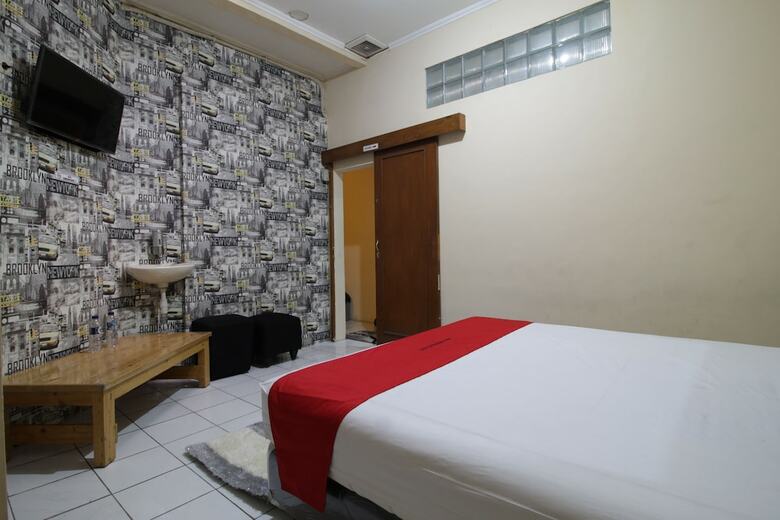 Hotel Reddoorz @ Pondok Kopi
