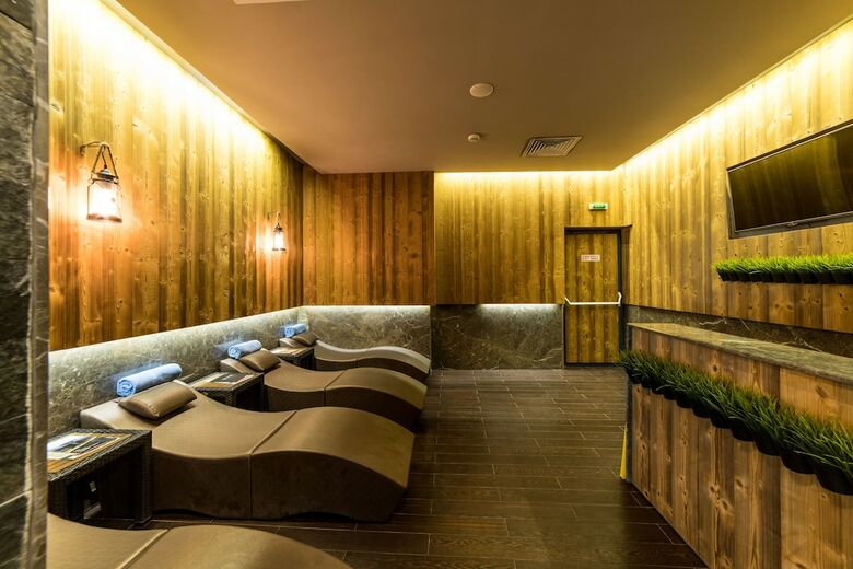 Sky Blue Hotel & Spa