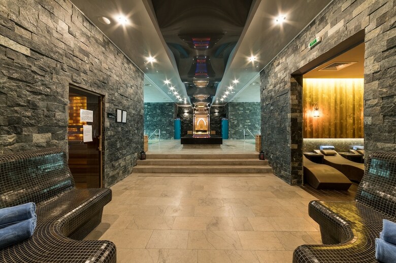 Sky Blue Hotel & Spa