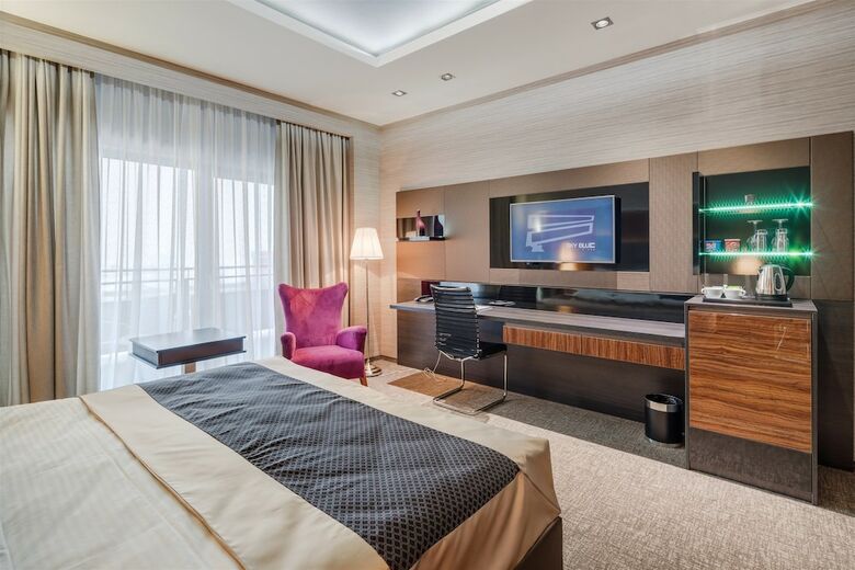 Sky Blue Hotel & Spa