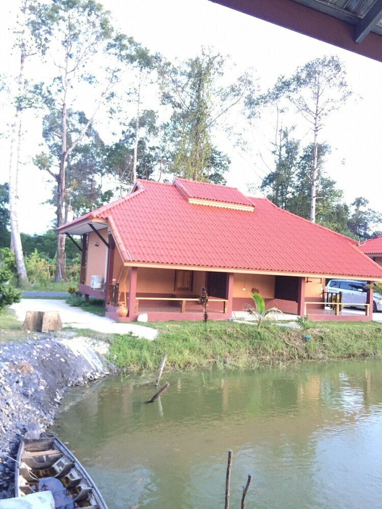Hotel Phuengluang Resort