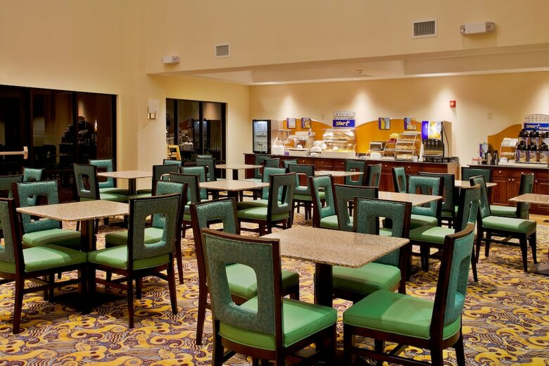 Holiday Inn Express Hotel & Suites Ocoee East