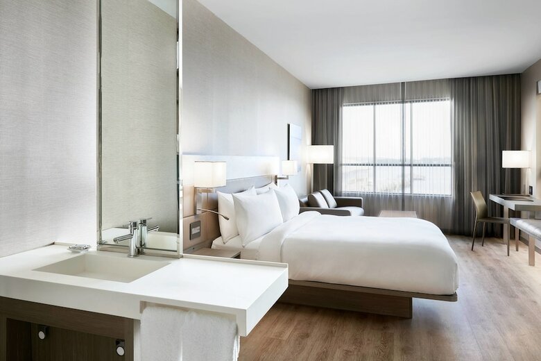 AC Hotel By Marriott Portland Downtown/waterfront, Me