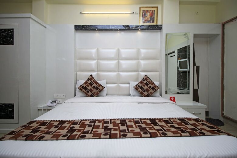 Oyo 4816 Hotel Ganpati Plaza