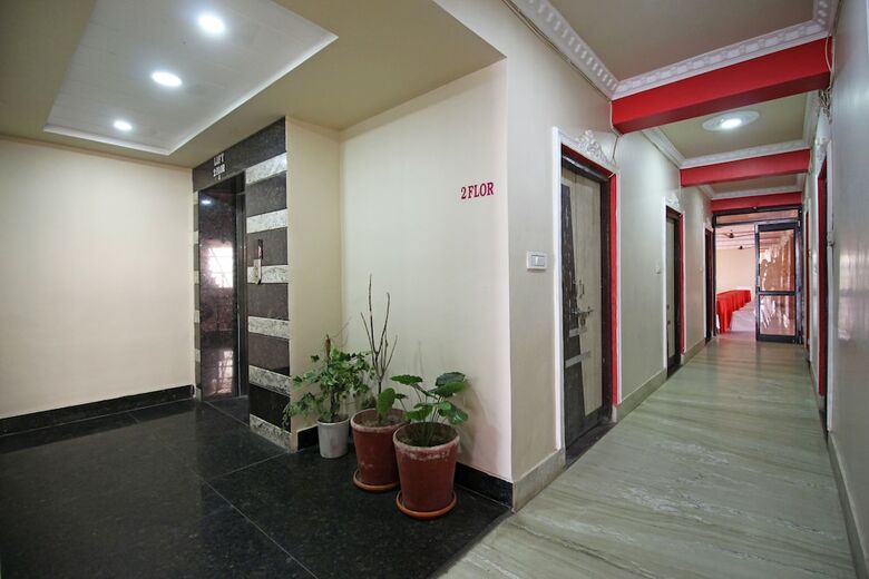 Oyo 4816 Hotel Ganpati Plaza