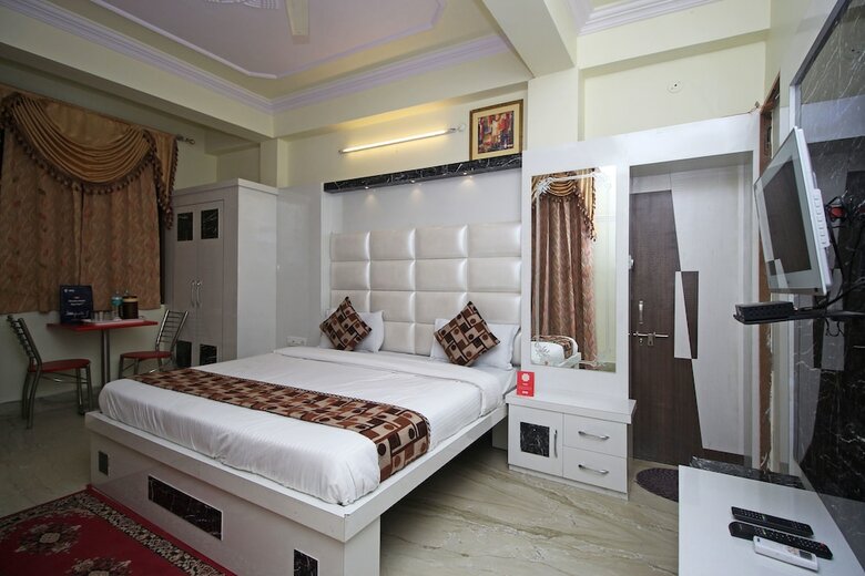 Oyo 4816 Hotel Ganpati Plaza