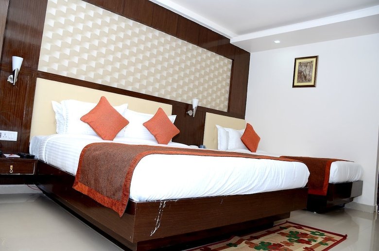Hotel Vaishnavi Clarks Inn Buxar