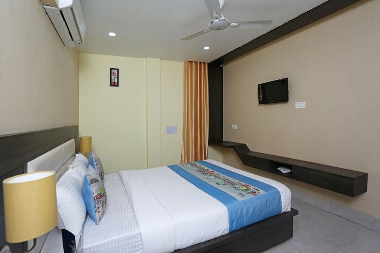 Oyo 6709 Hotel L N International