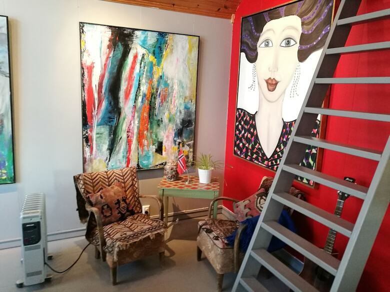 B� Art Studio