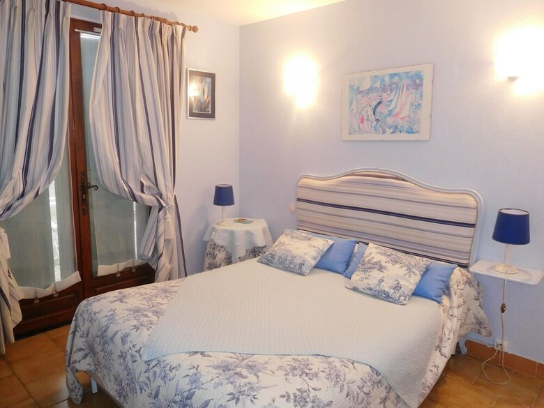 Hotel Le Mas Des Chardons Chambre D'h�tes