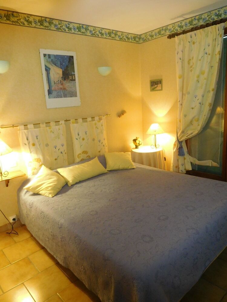 Hotel Le Mas Des Chardons Chambre D'h�tes