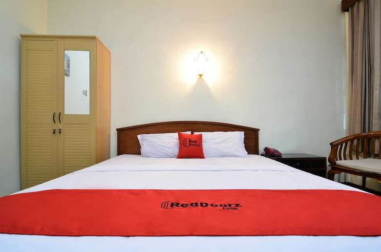 Hotel Reddoorz Plus @ Laweyan