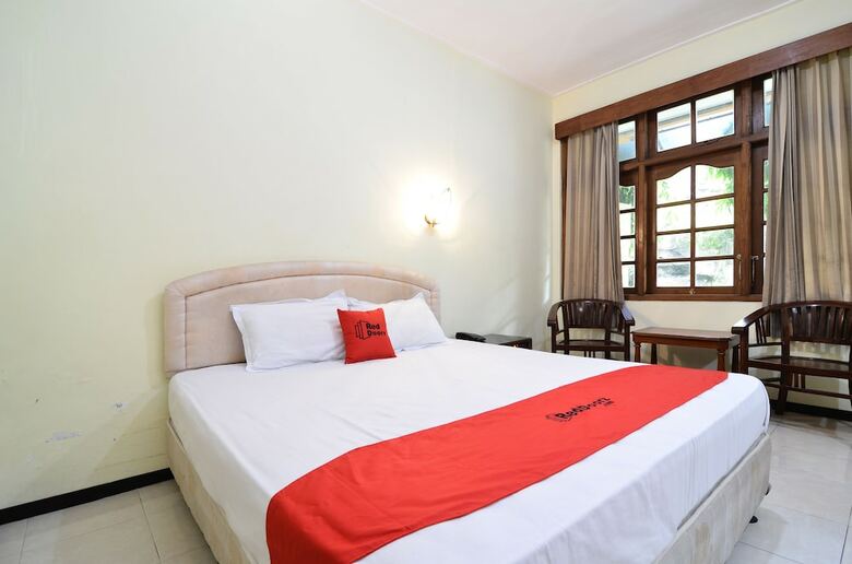 Hotel Reddoorz Plus @ Laweyan
