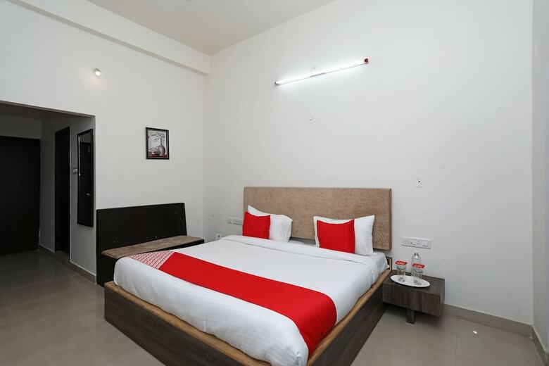 Hotel Oyo 10967 Dhola Maru Resort
