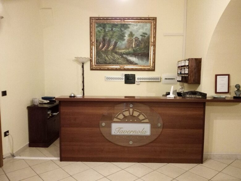 Hotel Tavernola Locanda Di Campagna
