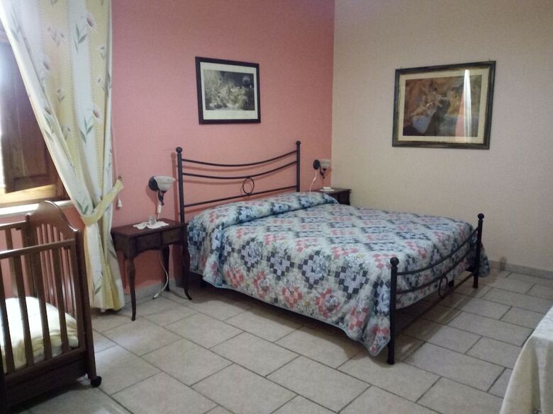 Hotel Tavernola Locanda Di Campagna