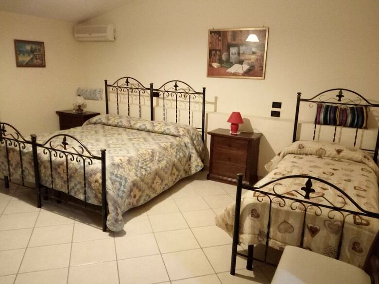 Hotel Tavernola Locanda Di Campagna
