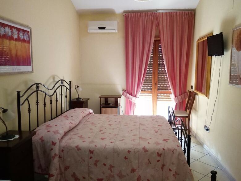Hotel Tavernola Locanda Di Campagna