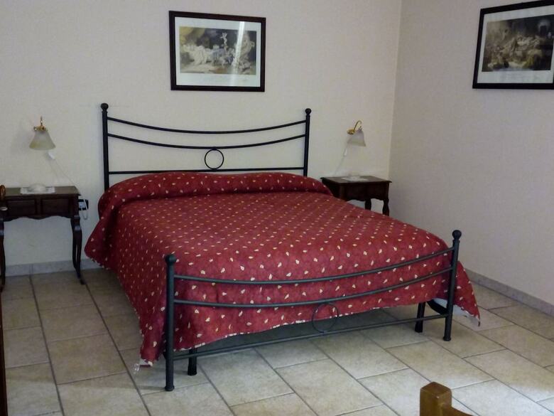 Hotel Tavernola Locanda Di Campagna