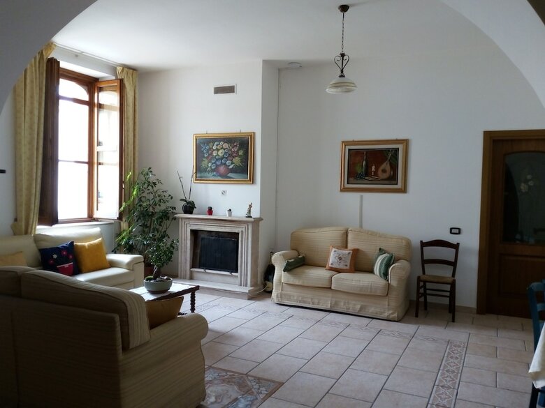 Hotel Tavernola Locanda Di Campagna