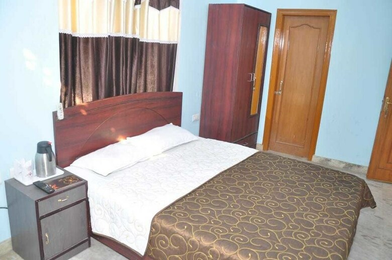 Hotel Jypore Saffron Inn & Suites