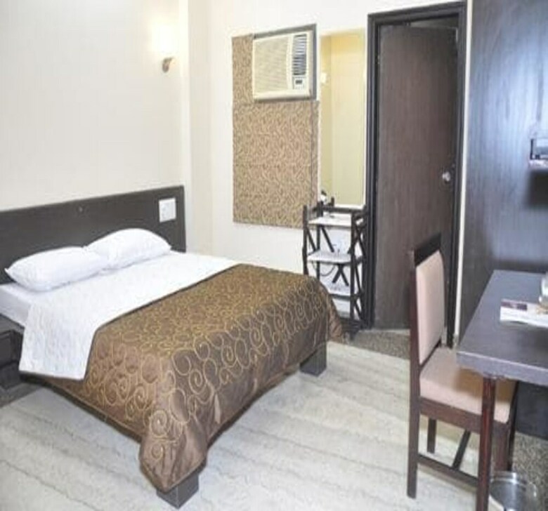 Hotel Jypore Saffron Inn & Suites