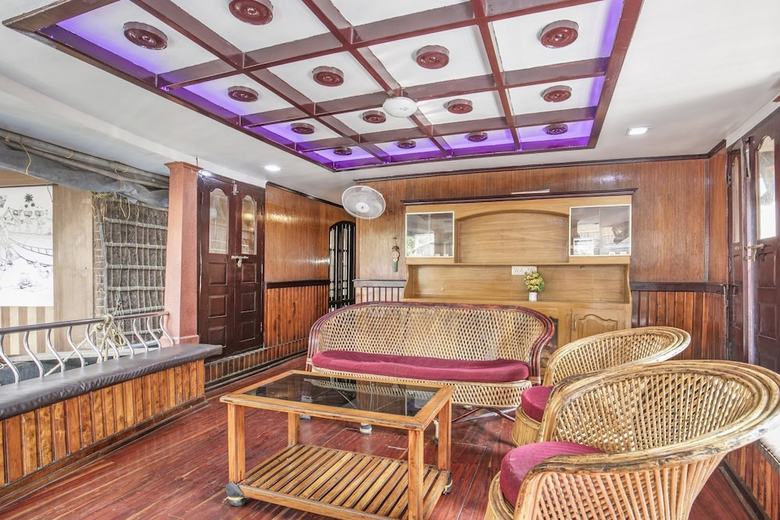 Guesthouser 3 Bhk Houseboat 147b
