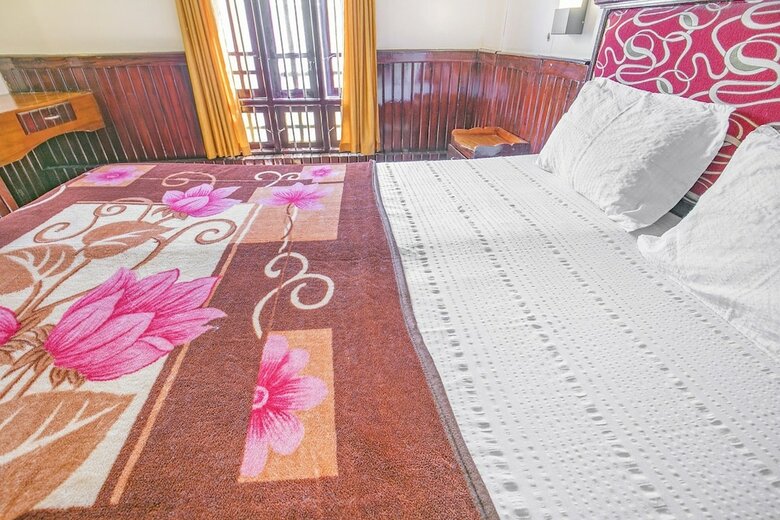 Guesthouser 3 Bhk Houseboat 147b