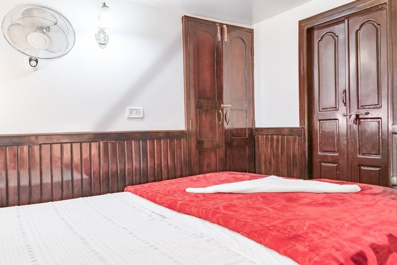 Guesthouser 3 Bhk Houseboat 147b