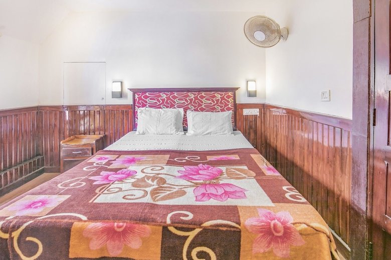 Guesthouser 3 Bhk Houseboat 147b