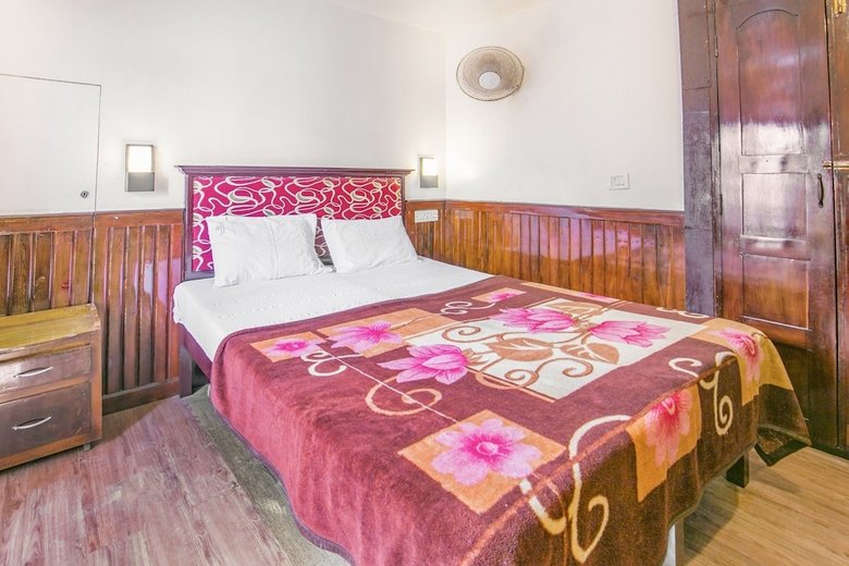 Guesthouser 3 Bhk Houseboat 147b