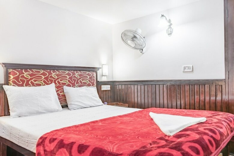 Guesthouser 3 Bhk Houseboat 147b