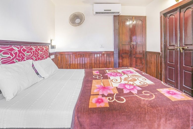 Guesthouser 3 Bhk Houseboat 147b