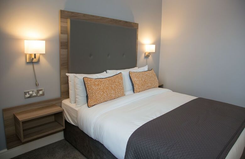 Westlodge Hotel & Pondlodge Cottages