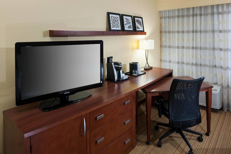 Hotel Courtyard By Marriott Jackson