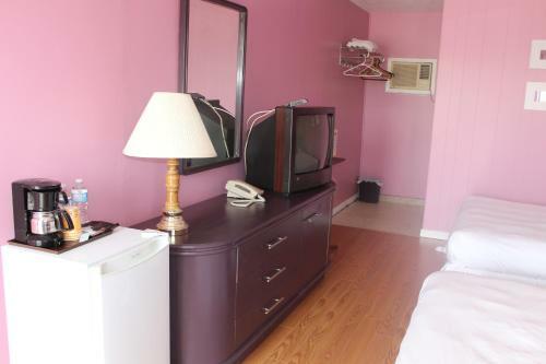 Motel Ritz Inn Niagara & Wedding Chapel