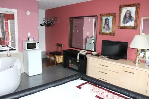 Motel Ritz Inn Niagara & Wedding Chapel