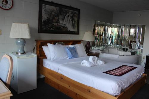 Motel Ritz Inn Niagara & Wedding Chapel