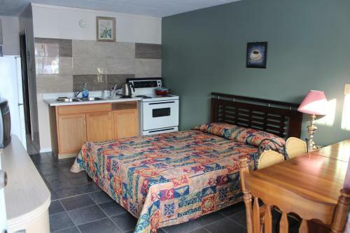 Motel Ritz Inn Niagara & Wedding Chapel